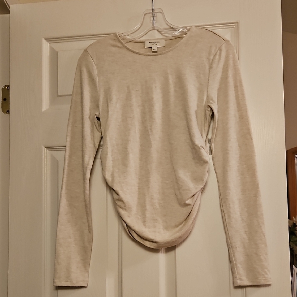 🌟Banana Republic Cream Long Sleeve🌟